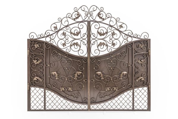 Кованые ворота с свободным рисунком и сеткой