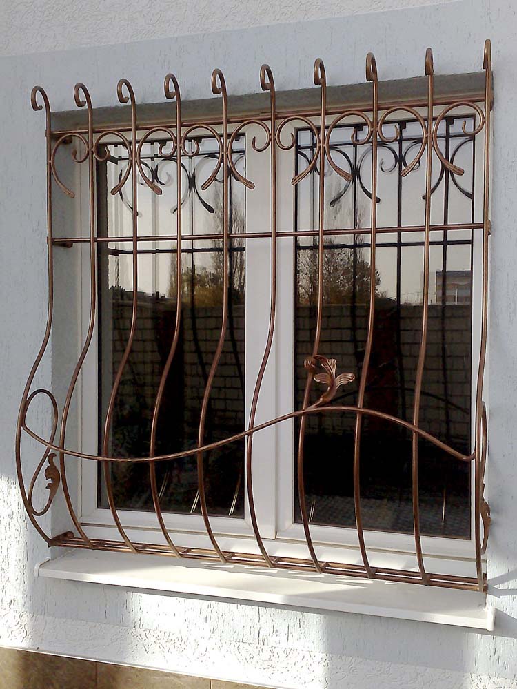 Кованые оконные решетки в городе Анапа