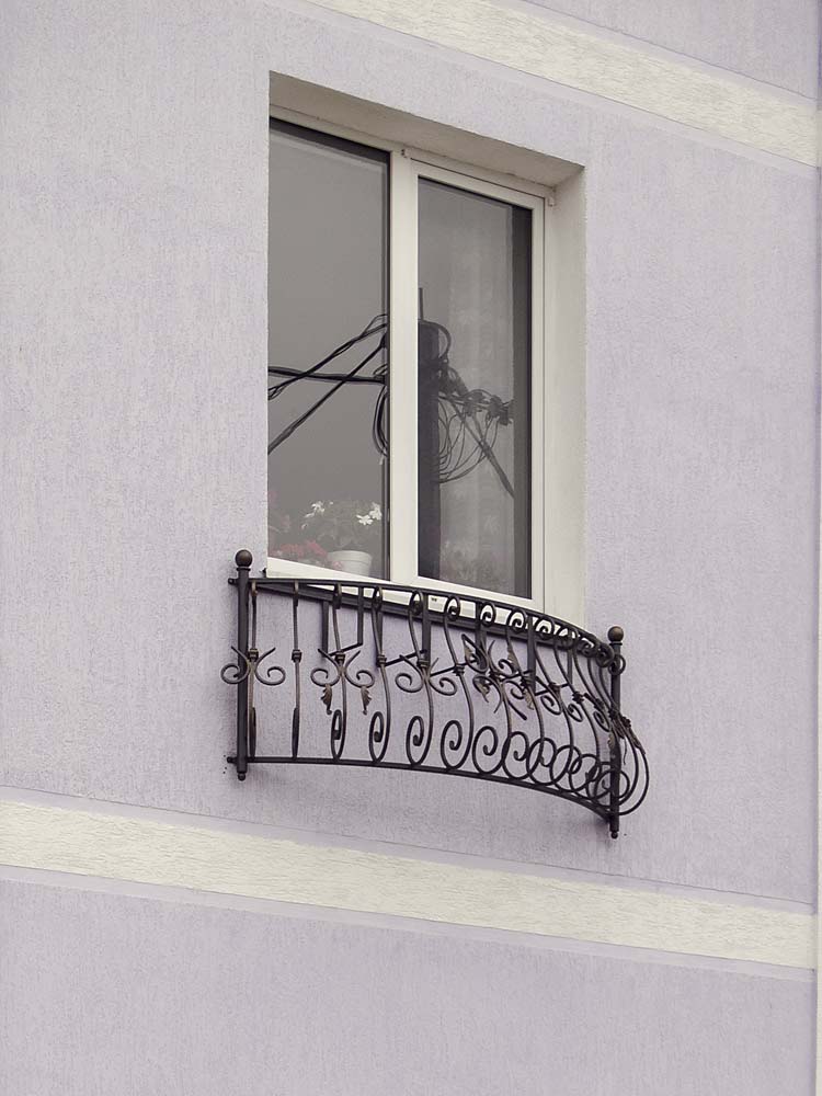 Кованный балкон в поселке Витязево