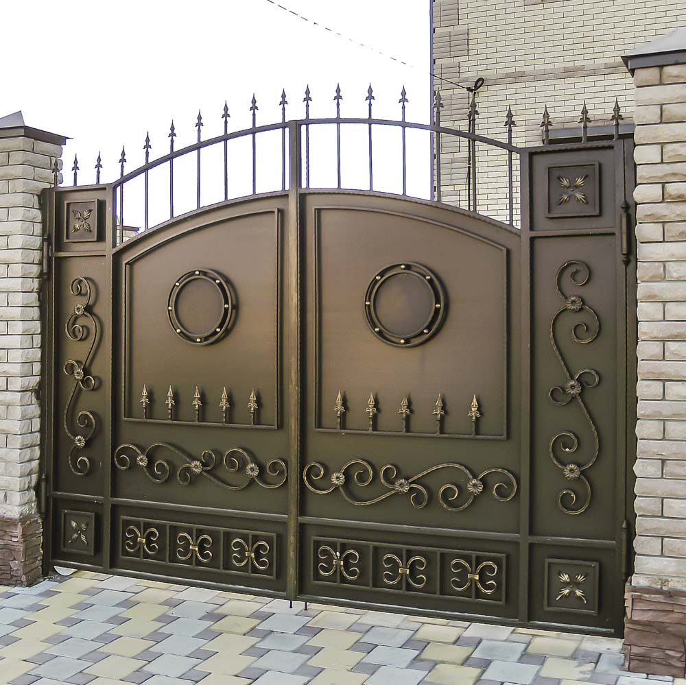 Стандарнтые кованые ворота E2 в поселке Пятихатки