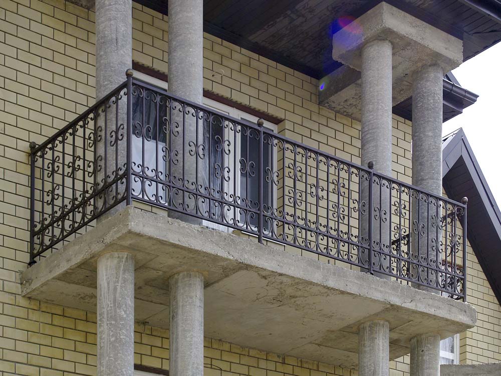 Уличные балконные ограждения в городе Анапа